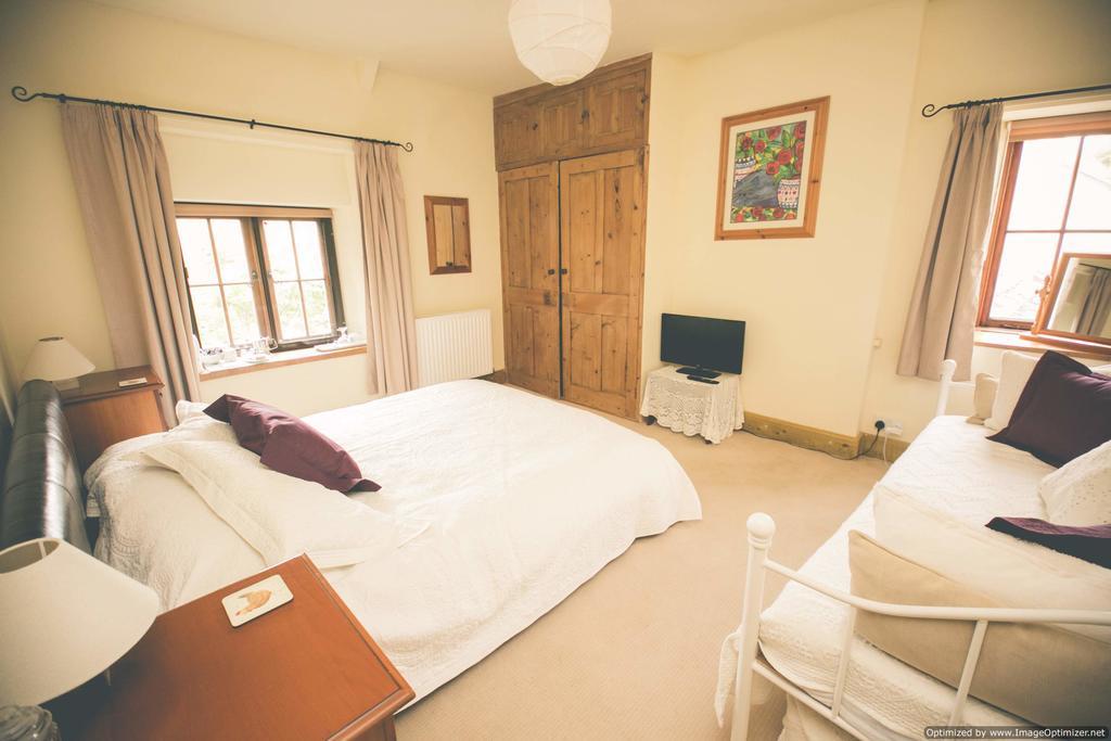 Weycroft Mill House Bed And Breakfast Axminster Zimmer foto